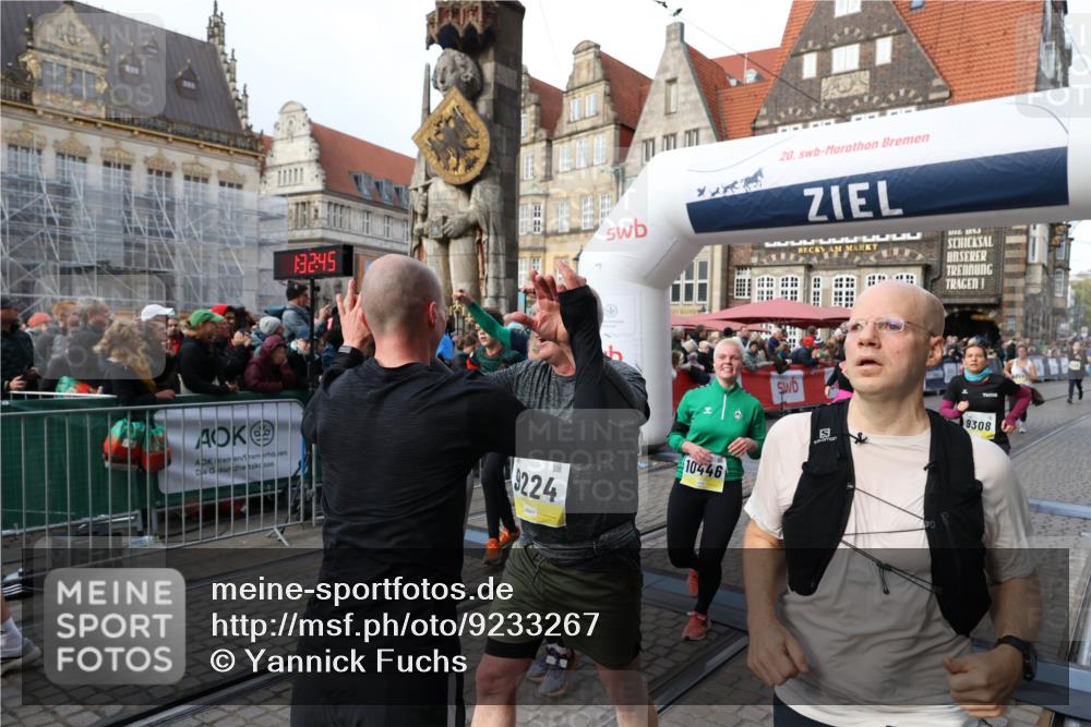 05.10.2025 - 20. swb-Marathon Bremen Yannick Fuchs http://msf.ph/oto/9233267 05.10.2025 11:03:34 Ziel 7776, 9224, 9225, 9308, 9498, 9850, 10446, 10963, 10995, 11103, 11124, 11150, 11236, 11467, 11502 meine-sportfotos.de