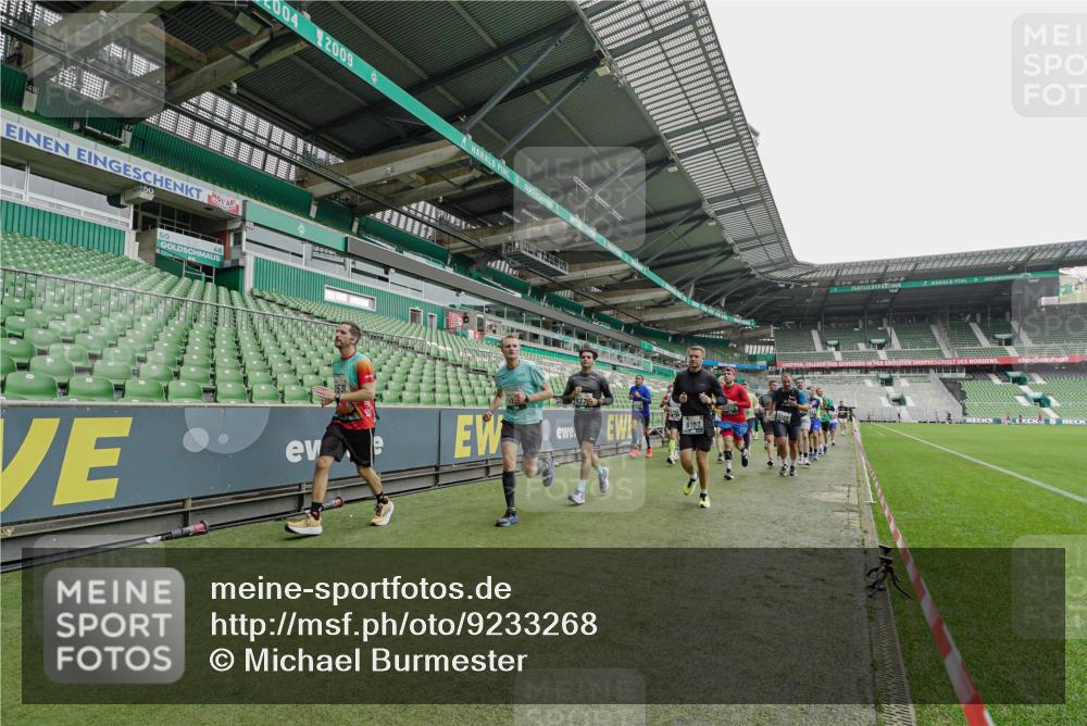 05.10.2025 - 20. swb-Marathon Bremen Michael Burmester http://msf.ph/oto/9233268 05.10.2025 12:55:31 Laufen im Stadion 78, 124, 169, 240, 319, 663, 760, 944, 1261, 1326, 1490, 1531, 1737, 1774, 1825, 1910, 1931, 1945, 2022, 2162, 2431, 2459, 2490, 2494, 2605, 2642, 2716, 2884, 2942, 3074, 3489, 3515, 3519, 3612, 3838, 3944, 4079, 4116, 4149, 4195, 4212, 4456, 4672, 4771, 4796, 4816, 4823, 4853, 4919, 5034, 5093, 5152, 5177, 5289, 5484, 5554, 5615, 5691, 5719, 5833, 5907, 6048, 6106, 6184, 6276, 6515, 6527, 6570, 6615, 6649, 6744, 6820, 6937, 7052, 8060, 82, 104 meine-sportfotos.de
