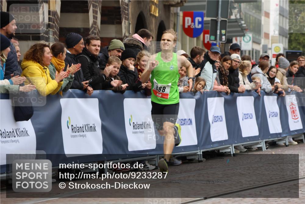 05.10.2025 - 20. swb-Marathon Bremen Strokosch-Dieckow http://msf.ph/oto/9233287 05.10.2025 12:34:20 Ziel 888 meine-sportfotos.de