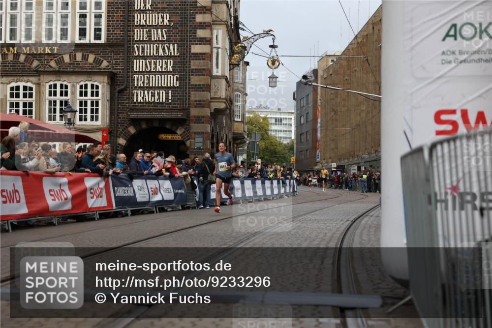05.10.2025 - 20. swb-Marathon Bremen Yannick Fuchs http://msf.ph/oto/9233296 05.10.2025 10:34:27 Ziel 9851 meine-sportfotos.de