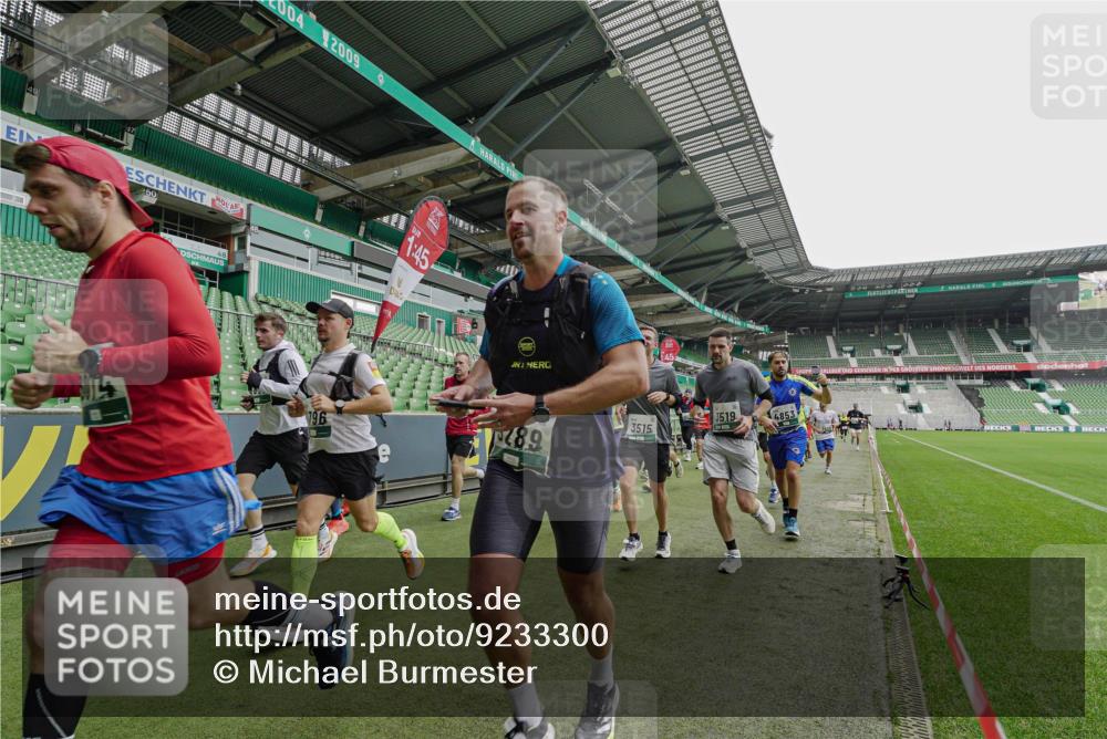 05.10.2025 - 20. swb-Marathon Bremen Michael Burmester http://msf.ph/oto/9233300 05.10.2025 12:55:34 Laufen im Stadion 78, 124, 169, 240, 663, 760, 944, 1261, 1326, 1490, 1531, 1737, 1774, 1825, 1910, 1931, 2022, 2162, 2431, 2459, 2490, 2494, 2605, 2642, 2716, 2884, 2942, 3074, 3489, 3515, 3519, 3612, 3749, 3838, 3944, 4079, 4116, 4149, 4195, 4212, 4432, 4456, 4672, 4771, 4796, 4816, 4823, 4853, 4919, 5034, 5093, 5152, 5177, 5289, 5484, 5554, 5615, 5691, 5719, 5833, 5907, 6048, 6106, 6184, 6276, 6515, 6527, 6570, 6615, 6649, 6744, 6820, 6937, 7052, 8060, 82, 104 meine-sportfotos.de