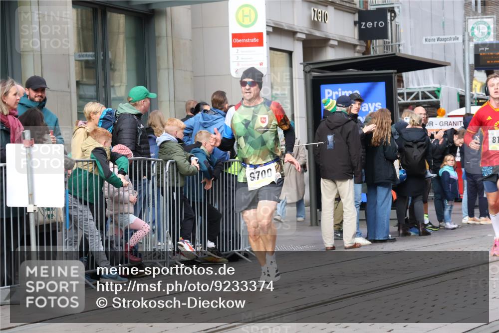 05.10.2025 - 20. swb-Marathon Bremen Strokosch-Dieckow http://msf.ph/oto/9233374 05.10.2025 10:42:04 Ziel 8187, 9364, 9700, 9775, 10208, 10375, 10838, 11217, 11230, 11422, 11725, 8187, 9364, 9700, 9775, 10208, 10375, 10838, 11217, 11230, 11422, 11725 meine-sportfotos.de