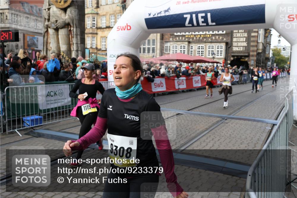 05.10.2025 - 20. swb-Marathon Bremen Yannick Fuchs http://msf.ph/oto/9233379 05.10.2025 11:03:36 Ziel 7776, 9224, 9225, 9308, 9486, 9498, 9850, 10446, 10963, 10995, 11103, 11124, 11150, 11236 meine-sportfotos.de