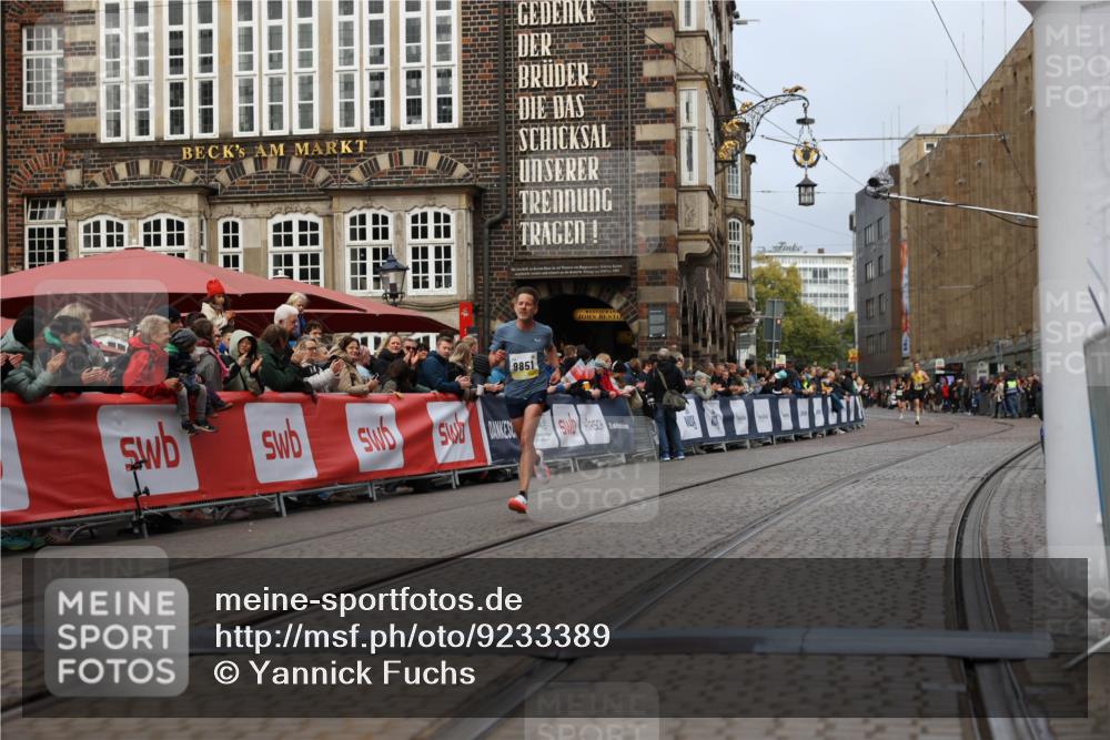 05.10.2025 - 20. swb-Marathon Bremen Yannick Fuchs http://msf.ph/oto/9233389 05.10.2025 10:34:28 Ziel 9851 meine-sportfotos.de