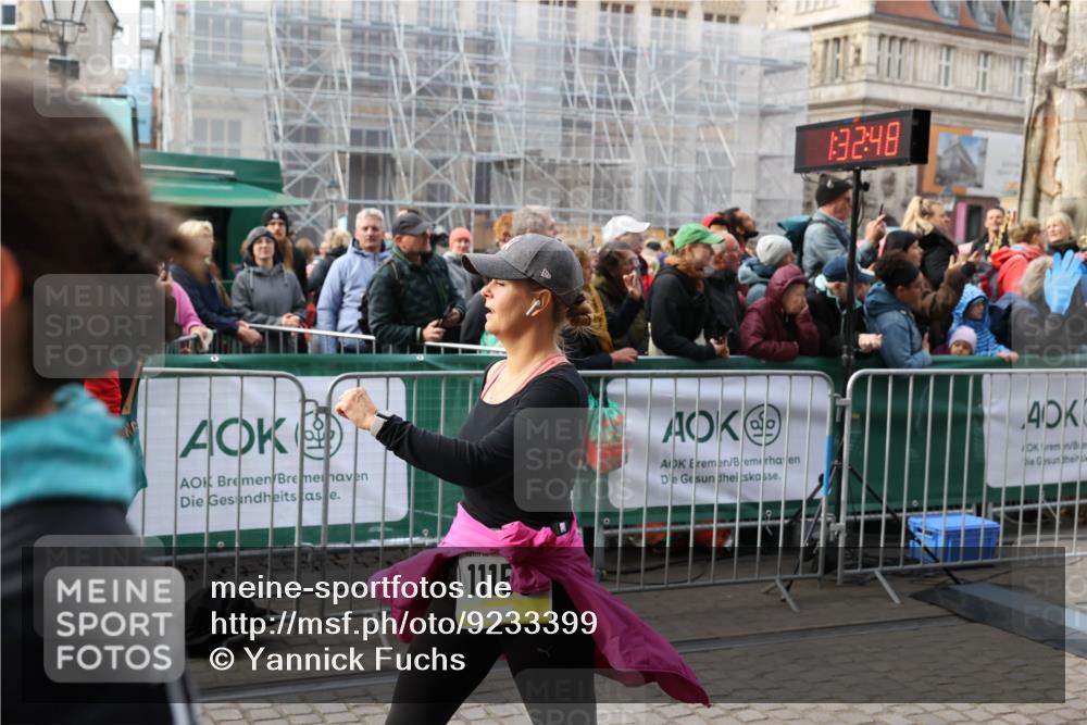 05.10.2025 - 20. swb-Marathon Bremen Yannick Fuchs http://msf.ph/oto/9233399 05.10.2025 11:03:37 Ziel 7199, 7776, 9224, 9225, 9308, 9486, 9498, 9850, 10446, 10963, 10995, 11103, 11150, 11236 meine-sportfotos.de