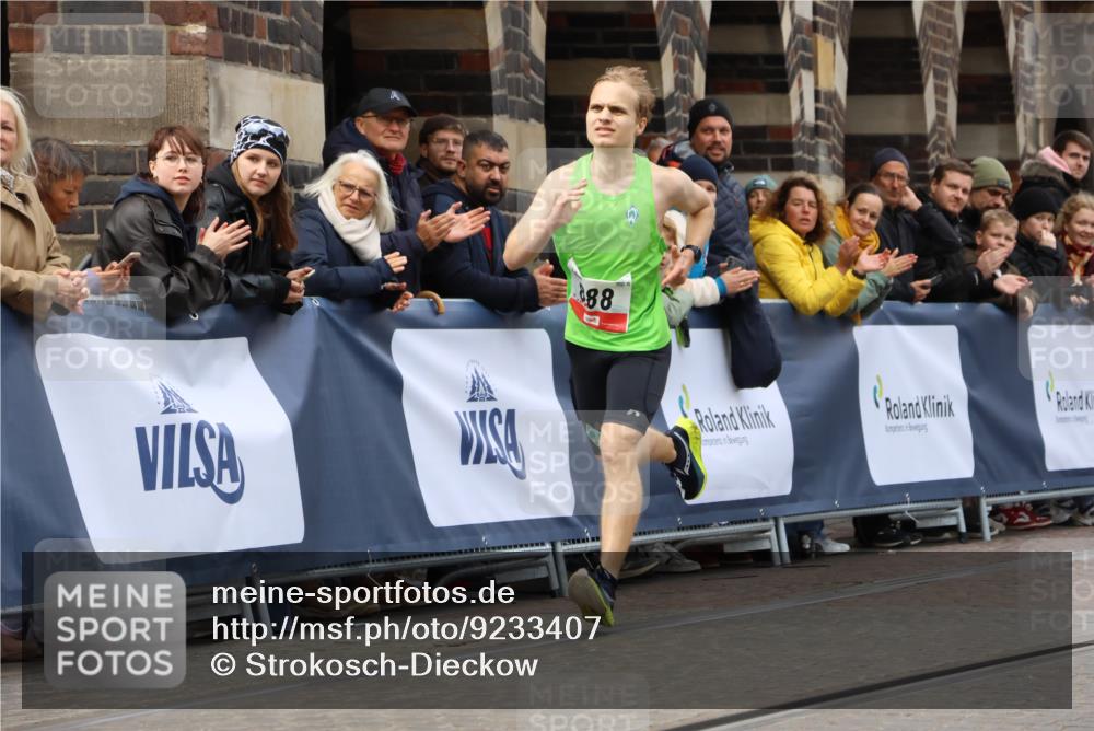 05.10.2025 - 20. swb-Marathon Bremen Strokosch-Dieckow http://msf.ph/oto/9233407 05.10.2025 12:34:21 Ziel 888 meine-sportfotos.de