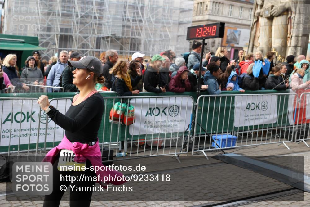 05.10.2025 - 20. swb-Marathon Bremen Yannick Fuchs http://msf.ph/oto/9233418 05.10.2025 11:03:38 Ziel 7199, 7776, 9224, 9308, 9486, 9498, 9850, 10446, 10995, 11150, 11236, 11522 meine-sportfotos.de