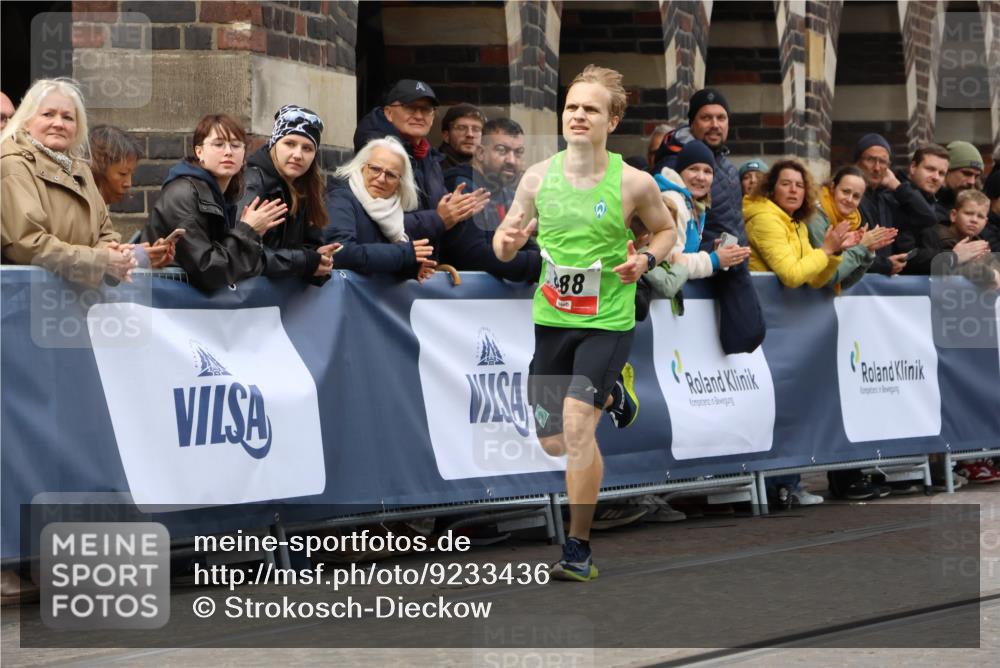 05.10.2025 - 20. swb-Marathon Bremen Strokosch-Dieckow http://msf.ph/oto/9233436 05.10.2025 12:34:21 Ziel 888 meine-sportfotos.de