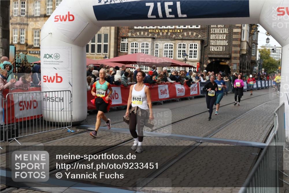 05.10.2025 - 20. swb-Marathon Bremen Yannick Fuchs http://msf.ph/oto/9233451 05.10.2025 11:03:38 Ziel 7199, 7776, 9224, 9308, 9486, 9498, 9850, 10446, 10995, 11150, 11236, 11522 meine-sportfotos.de