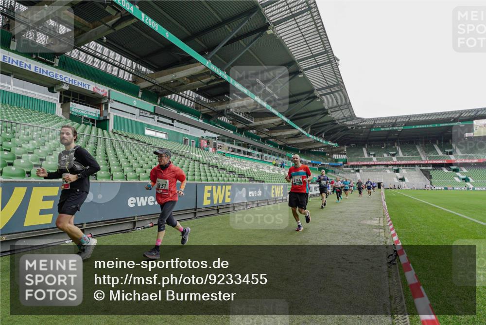 05.10.2025 - 20. swb-Marathon Bremen Michael Burmester http://msf.ph/oto/9233455 05.10.2025 12:55:52 Laufen im Stadion 78, 240, 325, 760, 901, 984, 989, 1261, 1326, 1490, 1531, 1774, 1825, 1910, 1931, 2022, 2134, 2149, 2162, 2459, 2490, 2605, 2716, 2884, 2942, 3074, 3161, 3489, 3515, 3519, 3612, 3749, 3838, 3944, 4052, 4079, 4116, 4149, 4195, 4212, 4288, 4432, 4456, 4796, 4823, 4853, 5093, 5152, 5177, 5289, 5370, 5484, 5490, 5554, 5615, 5691, 5719, 5833, 5907, 6048, 6070, 6106, 6276, 6441, 6515, 6527, 6570, 6615, 6744, 6797, 6820, 6937, 8060, 8144, 8222, 124, 169, 6527 meine-sportfotos.de