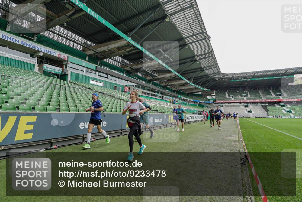 05.10.2025 - 20. swb-Marathon Bremen Michael Burmester http://msf.ph/oto/9233478 05.10.2025 12:55:56 Laufen im Stadion 78, 240, 325, 760, 830, 901, 984, 989, 1261, 1326, 1490, 1531, 1774, 1825, 1910, 1931, 2022, 2134, 2149, 2162, 2459, 2490, 2605, 2716, 2884, 2942, 3074, 3161, 3489, 3515, 3519, 3612, 3749, 3838, 3944, 4052, 4079, 4116, 4149, 4195, 4212, 4288, 4432, 4456, 4485, 4796, 4853, 5093, 5152, 5177, 5289, 5370, 5484, 5490, 5554, 5615, 5691, 5719, 5833, 5907, 6048, 6070, 6106, 6276, 6441, 6515, 6570, 6615, 6689, 6744, 6797, 6820, 6937, 8060, 8144, 8222, 124, 6527 meine-sportfotos.de