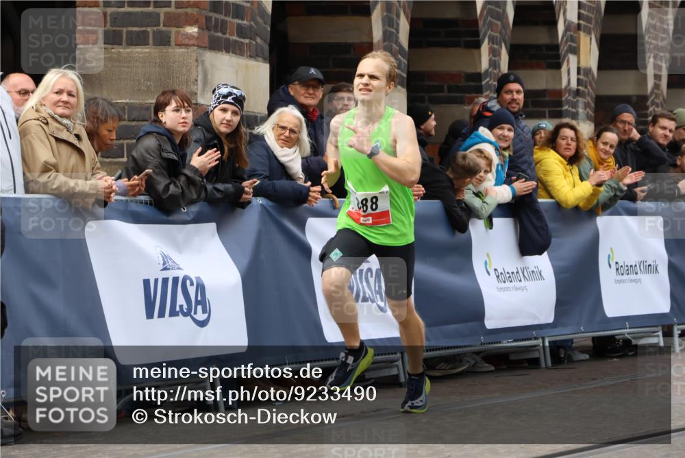 05.10.2025 - 20. swb-Marathon Bremen Strokosch-Dieckow http://msf.ph/oto/9233490 05.10.2025 12:34:21 Ziel 888 meine-sportfotos.de