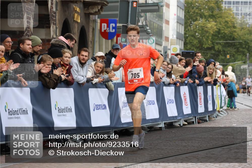 05.10.2025 - 20. swb-Marathon Bremen Strokosch-Dieckow http://msf.ph/oto/9233516 05.10.2025 12:35:00 Ziel 705 meine-sportfotos.de
