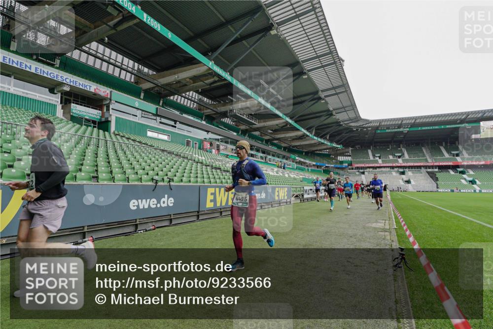 05.10.2025 - 20. swb-Marathon Bremen Michael Burmester http://msf.ph/oto/9233566 05.10.2025 12:56:06 Laufen im Stadion 78, 240, 325, 760, 830, 901, 984, 989, 1261, 1326, 1380, 1490, 1531, 1774, 1825, 1910, 1931, 2134, 2149, 2162, 2438, 2459, 2490, 2605, 2884, 2942, 3074, 3161, 3515, 3519, 3612, 3749, 3944, 4052, 4079, 4116, 4149, 4195, 4212, 4288, 4432, 4456, 4485, 4796, 4853, 5093, 5152, 5289, 5370, 5469, 5484, 5490, 5615, 5691, 5719, 5833, 6048, 6070, 6106, 6176, 6276, 6375, 6441, 6515, 6570, 6615, 6689, 6744, 6797, 6820, 6937, 7292, 7920, 8060, 8144, 8222, 6527 meine-sportfotos.de
