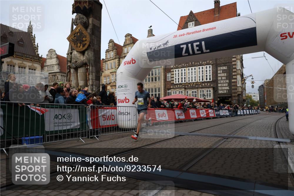 05.10.2025 - 20. swb-Marathon Bremen Yannick Fuchs http://msf.ph/oto/9233574 05.10.2025 10:34:30 Ziel 9851 meine-sportfotos.de