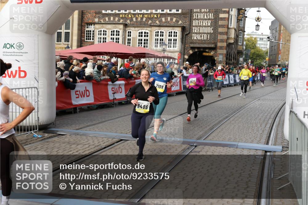 05.10.2025 - 20. swb-Marathon Bremen Yannick Fuchs http://msf.ph/oto/9233575 05.10.2025 11:03:40 Ziel 7199, 9308, 9486, 9498, 9850, 10213, 11150, 11522 meine-sportfotos.de