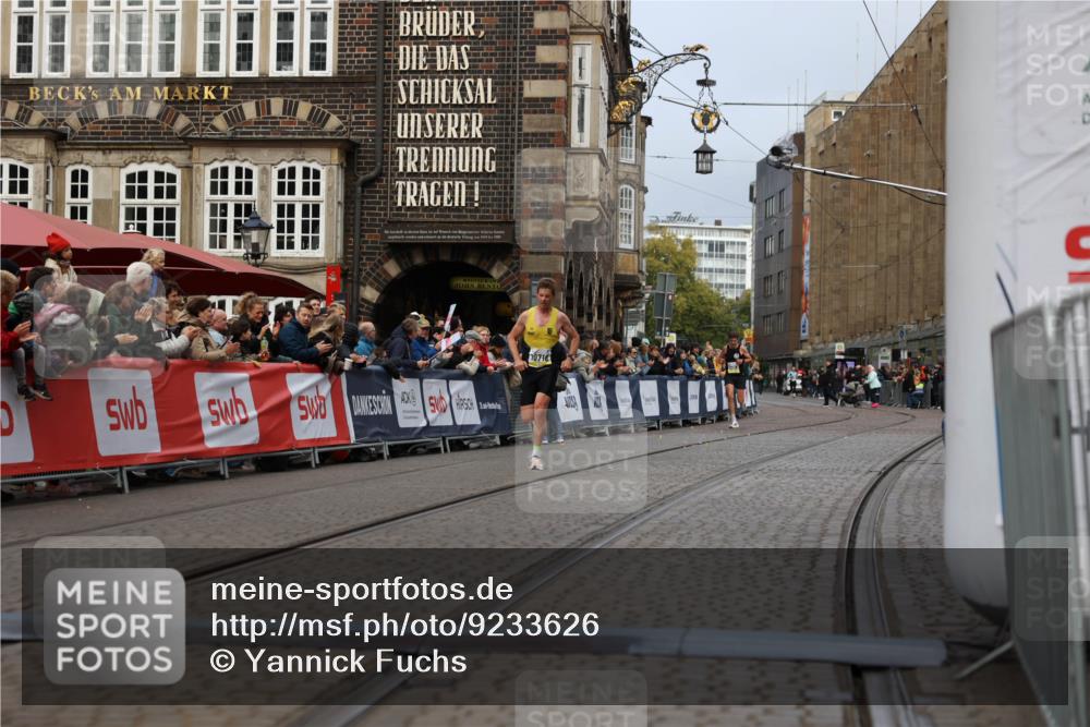 05.10.2025 - 20. swb-Marathon Bremen Yannick Fuchs http://msf.ph/oto/9233626 05.10.2025 10:34:37 Ziel 10718 meine-sportfotos.de