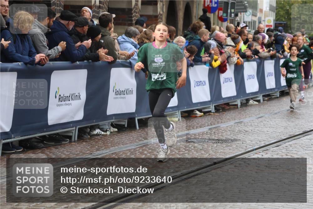 05.10.2025 - 20. swb-Marathon Bremen Strokosch-Dieckow http://msf.ph/oto/9233640 05.10.2025 15:18:33 Ziel  meine-sportfotos.de