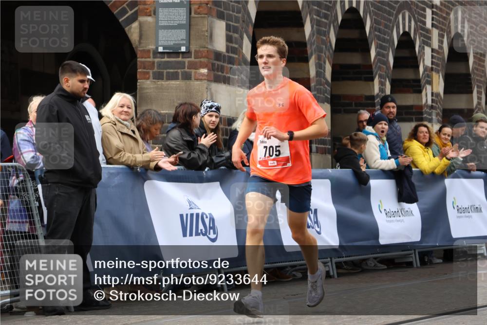 05.10.2025 - 20. swb-Marathon Bremen Strokosch-Dieckow http://msf.ph/oto/9233644 05.10.2025 12:35:03 Ziel 705 meine-sportfotos.de