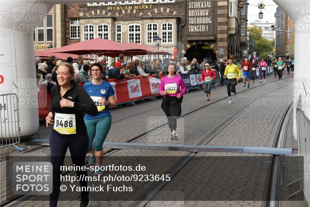 05.10.2025 - 20. swb-Marathon Bremen Yannick Fuchs http://msf.ph/oto/9233645 05.10.2025 11:03:41 Ziel 7199, 9486, 9498, 9850, 9940, 10213, 11150, 11522 meine-sportfotos.de