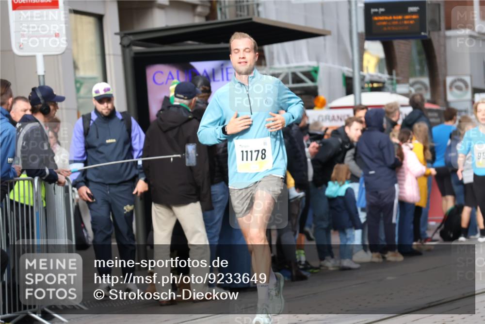 05.10.2025 - 20. swb-Marathon Bremen Strokosch-Dieckow http://msf.ph/oto/9233649 05.10.2025 10:42:27 Ziel 9524, 10045, 10592, 10624, 11178, 11640, 9524, 10045, 10592, 10624, 11178, 11640 meine-sportfotos.de