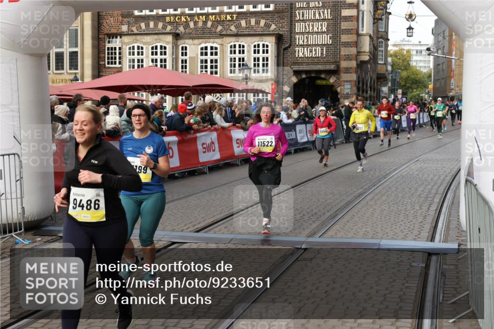 05.10.2025 - 20. swb-Marathon Bremen Yannick Fuchs http://msf.ph/oto/9233651 05.10.2025 11:03:41 Ziel 7199, 9486, 9498, 9850, 9940, 10213, 11150, 11522 meine-sportfotos.de