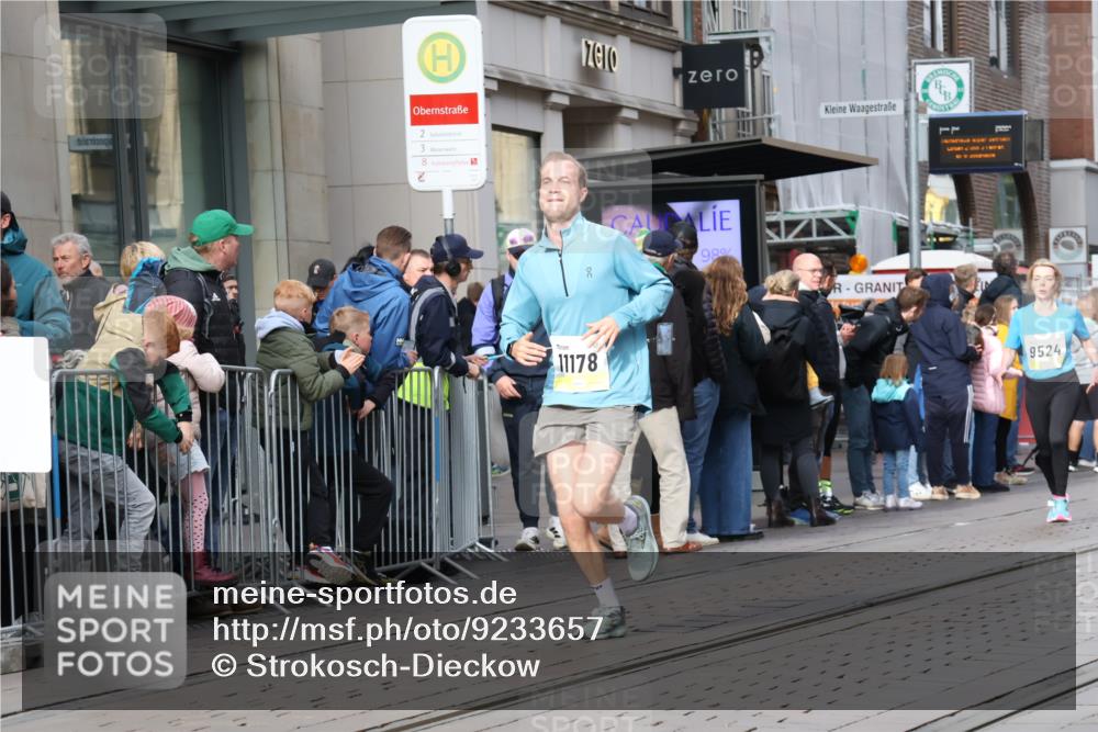 05.10.2025 - 20. swb-Marathon Bremen Strokosch-Dieckow http://msf.ph/oto/9233657 05.10.2025 10:42:28 Ziel 9524, 10045, 10592, 10624, 11178, 11640, 9524, 10045, 10592, 10624, 11178, 11640 meine-sportfotos.de