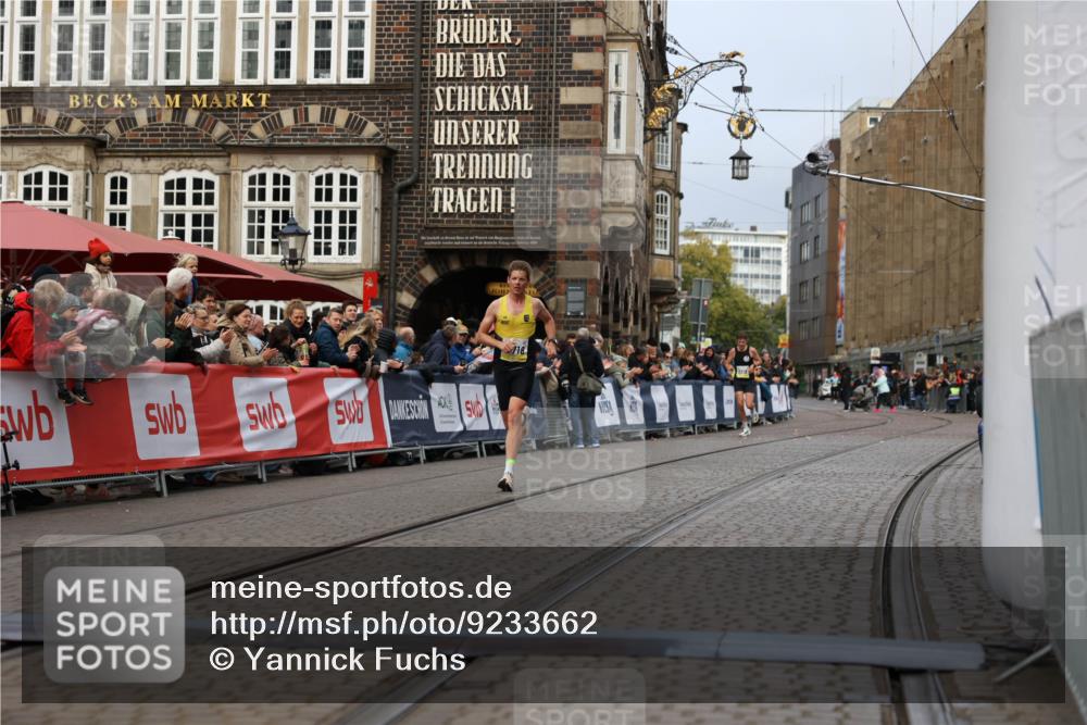 05.10.2025 - 20. swb-Marathon Bremen Yannick Fuchs http://msf.ph/oto/9233662 05.10.2025 10:34:38 Ziel 10718 meine-sportfotos.de