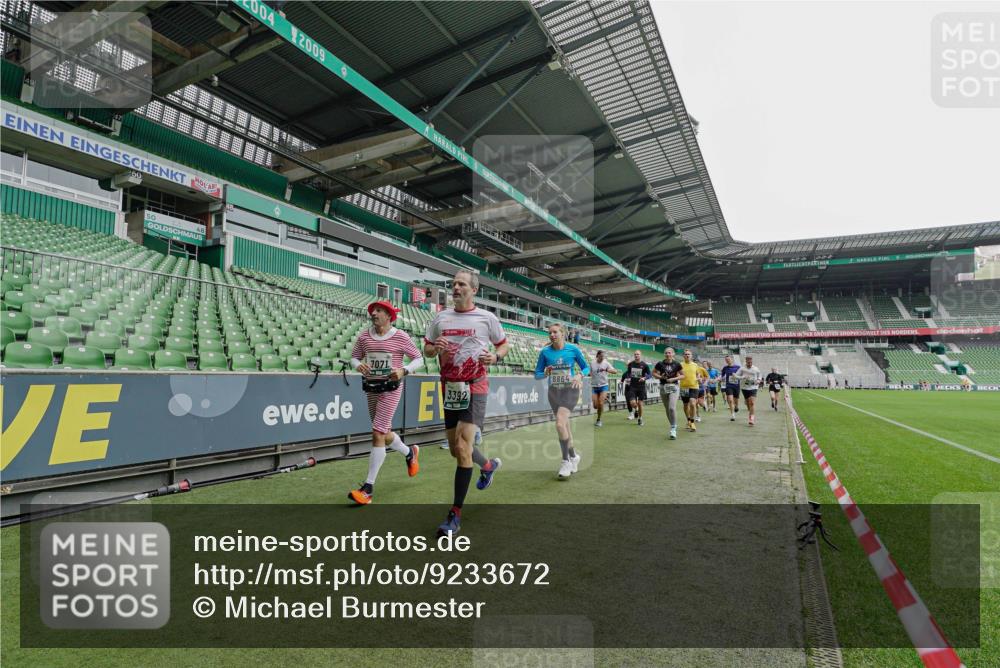 05.10.2025 - 20. swb-Marathon Bremen Michael Burmester http://msf.ph/oto/9233672 05.10.2025 12:56:22 Laufen im Stadion 325, 591, 830, 901, 984, 989, 1261, 1380, 1679, 1774, 1825, 1931, 2134, 2149, 2263, 2438, 2490, 2571, 2634, 2942, 3161, 3392, 3606, 3749, 3980, 4052, 4101, 4149, 4288, 4432, 4485, 5246, 5255, 5370, 5419, 5469, 5490, 5615, 5691, 5719, 6070, 6176, 6375, 6441, 6451, 6515, 6615, 6689, 6744, 6797, 6820, 6864, 6926, 7000, 7292, 7320, 7431, 7783, 7920, 8060, 8144, 8222, 78, 240, 1490, 2162, 2459, 2884, 3074, 3515, 3612, 4079, 4116, 4195, 4456, 5691 meine-sportfotos.de