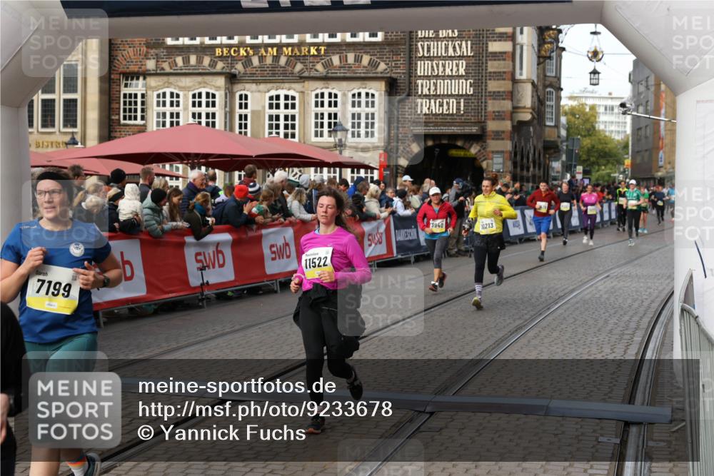 05.10.2025 - 20. swb-Marathon Bremen Yannick Fuchs http://msf.ph/oto/9233678 05.10.2025 11:03:42 Ziel 7199, 9486, 9498, 9850, 9940, 10213, 11522 meine-sportfotos.de