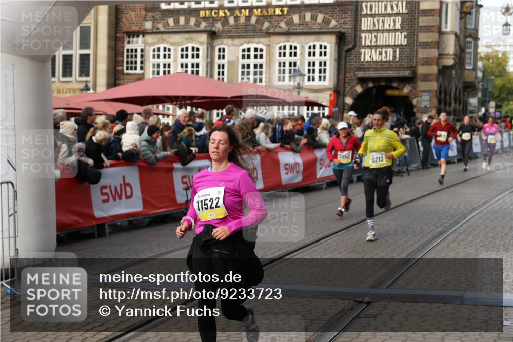 05.10.2025 - 20. swb-Marathon Bremen Yannick Fuchs http://msf.ph/oto/9233723 05.10.2025 11:03:42 Ziel 7199, 9486, 9498, 9850, 9940, 10213, 11522 meine-sportfotos.de