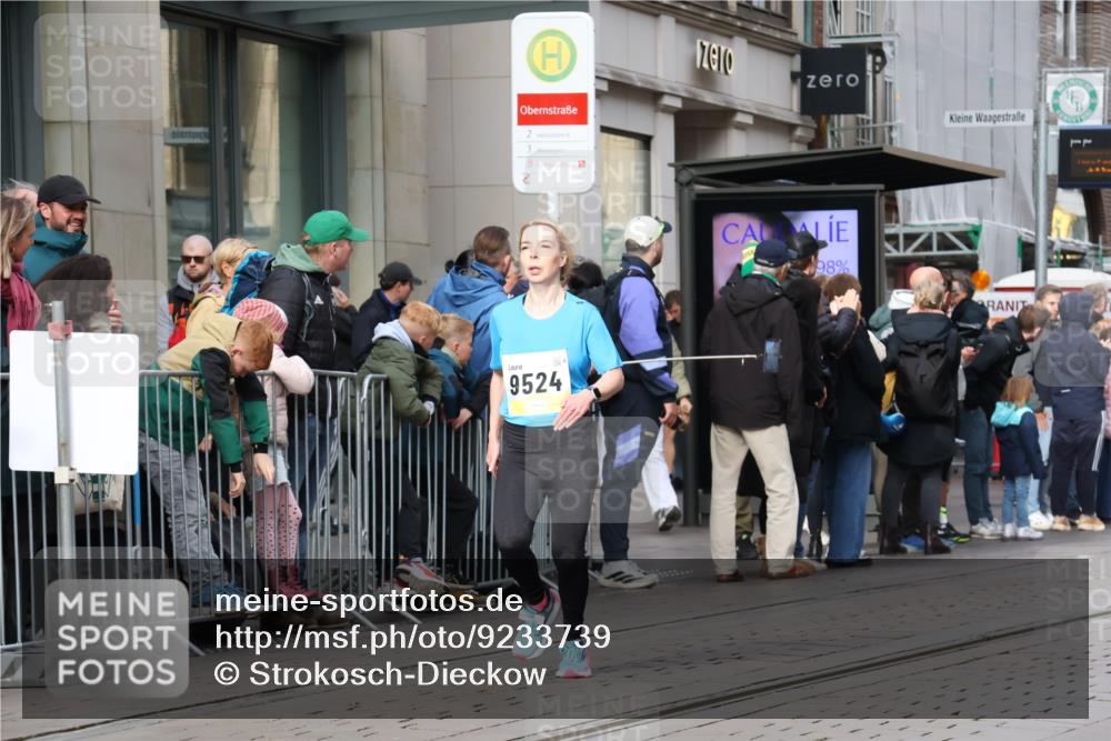 05.10.2025 - 20. swb-Marathon Bremen Strokosch-Dieckow http://msf.ph/oto/9233739 05.10.2025 10:42:31 Ziel 9302, 9524, 9558, 10045, 10592, 10624, 11178, 11640, 9302, 9524, 9558, 10045, 10592, 10624, 11178, 11640 meine-sportfotos.de