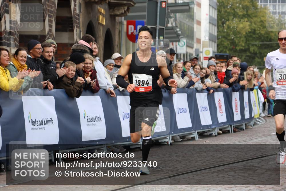 05.10.2025 - 20. swb-Marathon Bremen Strokosch-Dieckow http://msf.ph/oto/9233740 05.10.2025 12:35:25 Ziel 308, 1994 meine-sportfotos.de