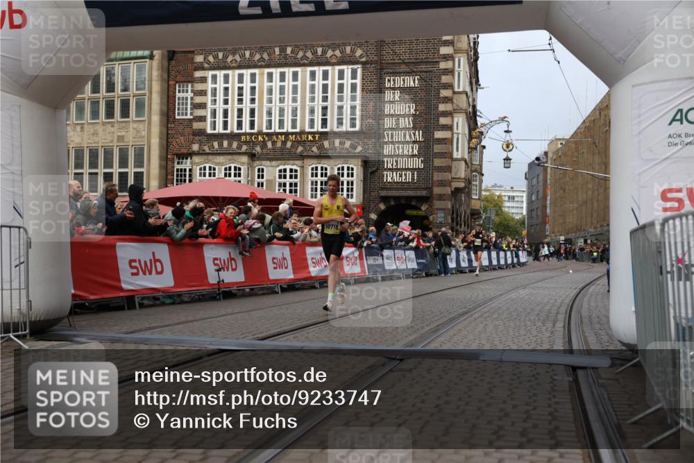 05.10.2025 - 20. swb-Marathon Bremen Yannick Fuchs http://msf.ph/oto/9233747 05.10.2025 10:34:39 Ziel 10718 meine-sportfotos.de