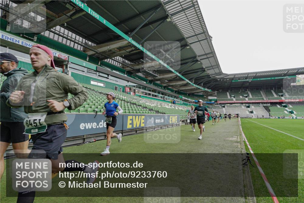 05.10.2025 - 20. swb-Marathon Bremen Michael Burmester http://msf.ph/oto/9233760 05.10.2025 12:56:31 Laufen im Stadion 325, 591, 830, 901, 984, 989, 1161, 1380, 1679, 2134, 2149, 2263, 2438, 2571, 2634, 3161, 3392, 3606, 3749, 3980, 4052, 4101, 4149, 4288, 4432, 4485, 5246, 5255, 5370, 5419, 5469, 5490, 6070, 6176, 6375, 6441, 6451, 6689, 6797, 6864, 6926, 7000, 7283, 7292, 7320, 7431, 7490, 7783, 7920, 8144, 8222, 8564, 9054, 78, 240, 1261, 1490, 1774, 1825, 1931, 2162, 2459, 2490, 2884, 2942, 3074, 3515, 3612, 4079, 4116, 4149, 4195, 4456, 5615, 5691, 5719, 6515 meine-sportfotos.de