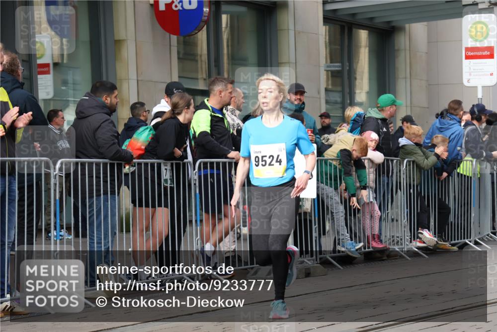 05.10.2025 - 20. swb-Marathon Bremen Strokosch-Dieckow http://msf.ph/oto/9233777 05.10.2025 10:42:32 Ziel 9302, 9524, 9558, 10045, 10592, 10624, 11178, 11640, 9302, 9524, 9558, 10045, 10592, 10624, 11178, 11640 meine-sportfotos.de