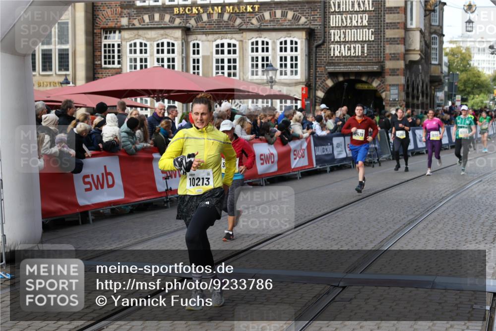 05.10.2025 - 20. swb-Marathon Bremen Yannick Fuchs http://msf.ph/oto/9233786 05.10.2025 11:03:44 Ziel 7199, 9486, 9498, 9850, 9940, 10213, 10478, 10711, 10713, 11522 meine-sportfotos.de