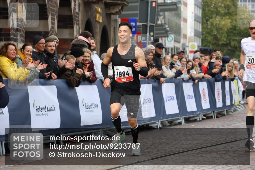 05.10.2025 - 20. swb-Marathon Bremen Strokosch-Dieckow http://msf.ph/oto/9233787 05.10.2025 12:35:25 Ziel 308, 1994 meine-sportfotos.de
