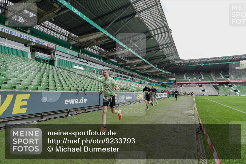 05.10.2025 - 20. swb-Marathon Bremen Michael Burmester http://msf.ph/oto/9233793 05.10.2025 12:56:38 Laufen im Stadion 31, 299, 325, 479, 591, 830, 901, 989, 1161, 1380, 1595, 1627, 1679, 1977, 2134, 2149, 2263, 2438, 2571, 2634, 3161, 3392, 3471, 3606, 3980, 4052, 4101, 4484, 4485, 5246, 5255, 5370, 5419, 5469, 5490, 6070, 6176, 6375, 6441, 6451, 6689, 6797, 6864, 6926, 7000, 7017, 7283, 7292, 7320, 7431, 7490, 7783, 7920, 8222, 8479, 8564, 9054, 240, 984, 1261, 1490, 1774, 1825, 1931, 2459, 2490, 2942, 3074, 3612, 3749, 4079, 4116, 4149, 4195, 4288, 4432, 4456, 5615, 5691, 5719, 6515, 8144 meine-sportfotos.de