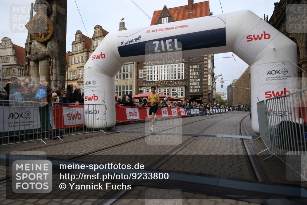 05.10.2025 - 20. swb-Marathon Bremen Yannick Fuchs http://msf.ph/oto/9233800 05.10.2025 10:34:40 Ziel 10718 meine-sportfotos.de