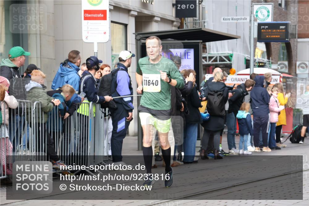 05.10.2025 - 20. swb-Marathon Bremen Strokosch-Dieckow http://msf.ph/oto/9233816 05.10.2025 10:42:34 Ziel 9302, 9524, 9558, 10045, 10624, 10961, 11476, 11640, 9302, 9524, 9558, 10045, 10624, 10961, 11476, 11640 meine-sportfotos.de