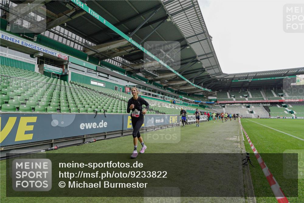 05.10.2025 - 20. swb-Marathon Bremen Michael Burmester http://msf.ph/oto/9233822 05.10.2025 12:56:45 Laufen im Stadion 31, 299, 325, 479, 591, 830, 901, 989, 1161, 1380, 1595, 1627, 1679, 1977, 2134, 2149, 2263, 2269, 2436, 2438, 2571, 2634, 3161, 3392, 3471, 3606, 3980, 4052, 4101, 4484, 4485, 5104, 5246, 5255, 5419, 5469, 6070, 6176, 6250, 6375, 6451, 6493, 6510, 6689, 6864, 6926, 7000, 7017, 7086, 7283, 7292, 7320, 7390, 7431, 7490, 7546, 7578, 7783, 7920, 8479, 8564, 9054, 984, 1261, 1774, 1825, 1931, 2490, 2942, 3161, 3749, 4149, 4288, 4432, 5370, 5490, 5615, 5719, 6441, 6515, 8144 meine-sportfotos.de