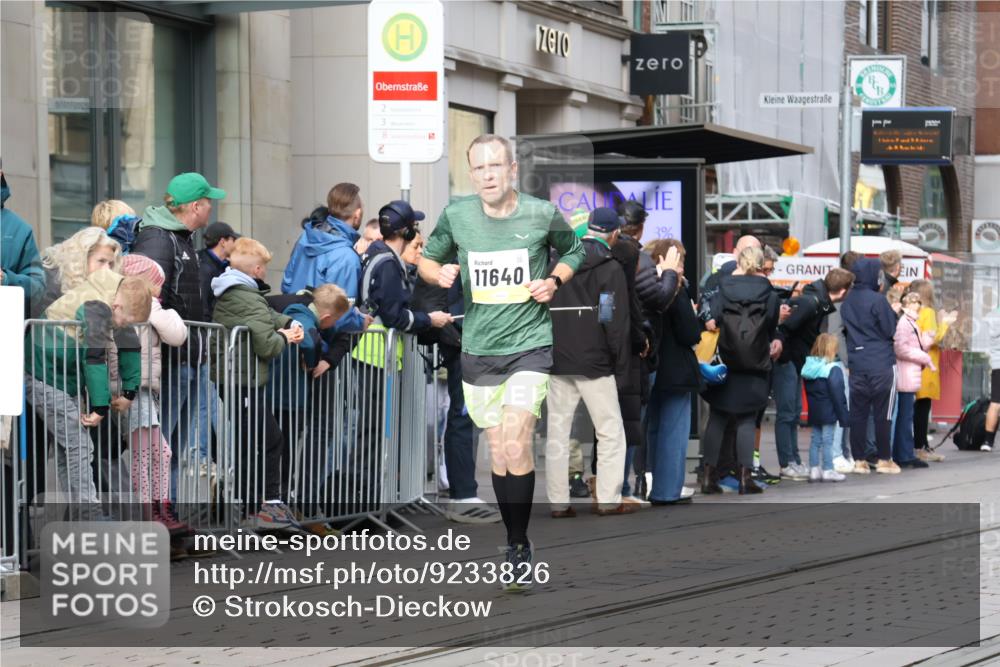 05.10.2025 - 20. swb-Marathon Bremen Strokosch-Dieckow http://msf.ph/oto/9233826 05.10.2025 10:42:34 Ziel 9302, 9524, 9558, 10045, 10624, 10961, 11476, 11640, 9302, 9524, 9558, 10045, 10624, 10961, 11476, 11640 meine-sportfotos.de