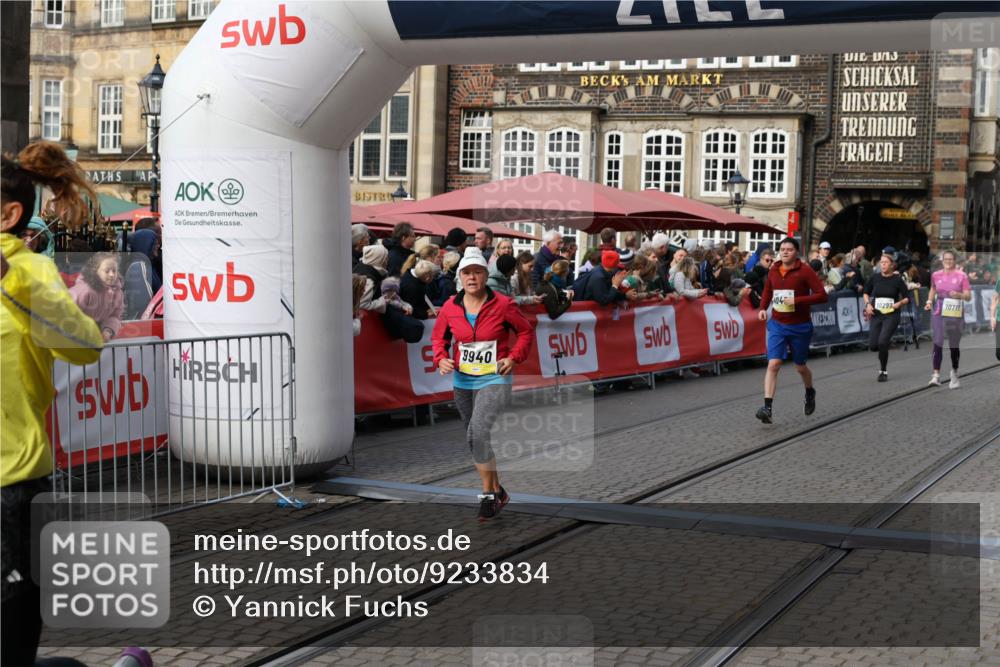 05.10.2025 - 20. swb-Marathon Bremen Yannick Fuchs http://msf.ph/oto/9233834 05.10.2025 11:03:45 Ziel 7199, 9486, 9940, 10213, 10297, 10478, 10711, 10713, 11522 meine-sportfotos.de