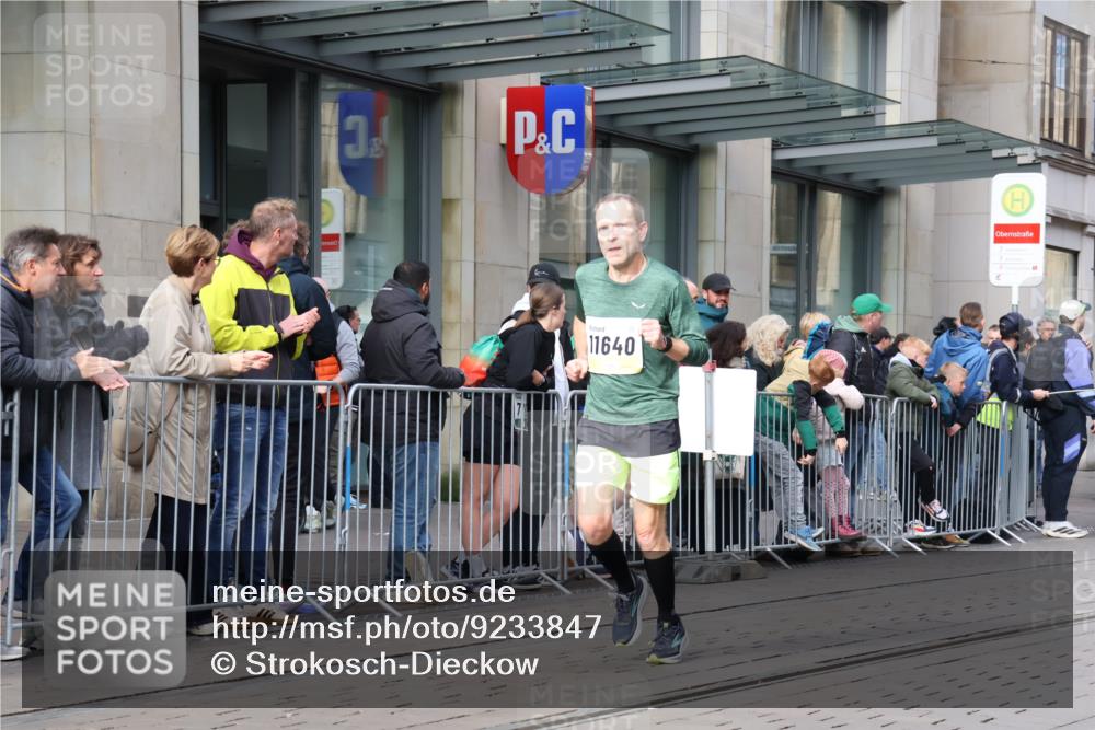 05.10.2025 - 20. swb-Marathon Bremen Strokosch-Dieckow http://msf.ph/oto/9233847 05.10.2025 10:42:36 Ziel 9006, 9302, 9524, 9558, 10045, 10553, 10624, 10961, 11476, 11640, 9006, 9302, 9524, 9558, 10045, 10553, 10624, 10961, 11476, 11640 meine-sportfotos.de