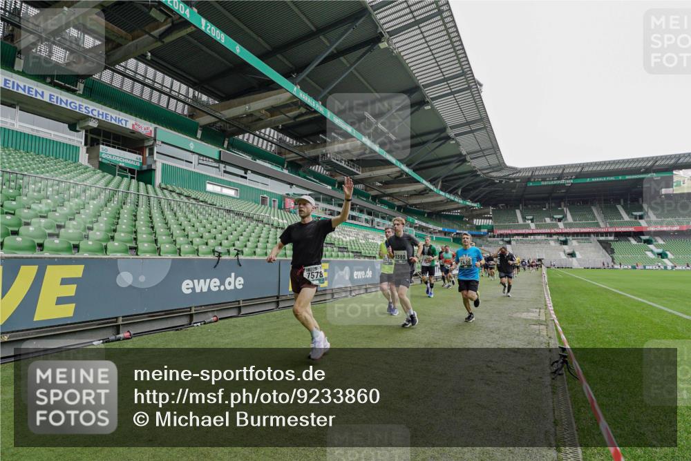 05.10.2025 - 20. swb-Marathon Bremen Michael Burmester http://msf.ph/oto/9233860 05.10.2025 12:56:54 Laufen im Stadion 31, 246, 299, 305, 479, 591, 830, 833, 1161, 1380, 1595, 1627, 1679, 1971, 1977, 2166, 2263, 2269, 2436, 2438, 2571, 2634, 3392, 3471, 3606, 3813, 3980, 4101, 4484, 4485, 5104, 5246, 5255, 5419, 5469, 5503, 5664, 6176, 6250, 6267, 6375, 6451, 6493, 6510, 6864, 6926, 7000, 7017, 7086, 7283, 7292, 7320, 7390, 7431, 7490, 7546, 7578, 7783, 7920, 8479, 8564, 8973, 9054, 9129, 325, 830, 901, 984, 989, 2134, 2149, 3161, 4052, 4288, 4432, 4485, 5370, 5490, 6070, 6441, 8144 meine-sportfotos.de