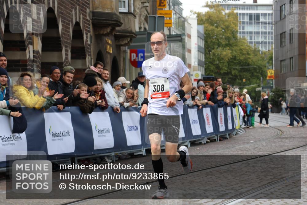 05.10.2025 - 20. swb-Marathon Bremen Strokosch-Dieckow http://msf.ph/oto/9233865 05.10.2025 12:35:27 Ziel 308, 1994 meine-sportfotos.de