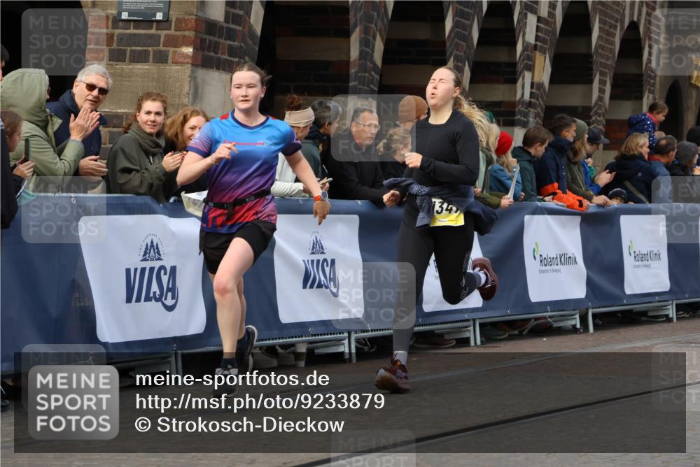 05.10.2025 - 20. swb-Marathon Bremen Strokosch-Dieckow http://msf.ph/oto/9233879 05.10.2025 10:54:10 Ziel 9402, 9574, 9900, 9935, 10234, 10402, 10533, 11151, 11203, 11347, 11449 meine-sportfotos.de