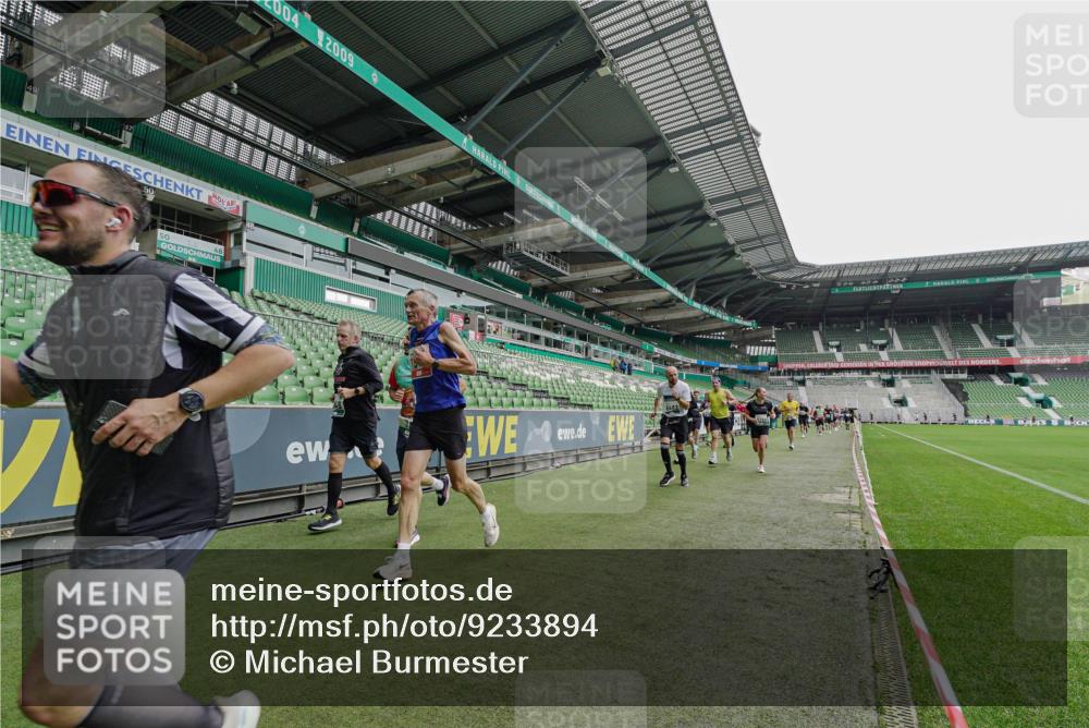 05.10.2025 - 20. swb-Marathon Bremen Michael Burmester http://msf.ph/oto/9233894 05.10.2025 12:56:58 Laufen im Stadion 31, 246, 299, 305, 479, 591, 833, 1161, 1380, 1382, 1595, 1627, 1679, 1971, 1977, 2166, 2263, 2269, 2436, 2438, 2571, 2634, 3392, 3471, 3606, 3813, 3980, 4101, 4484, 5104, 5246, 5255, 5419, 5469, 5503, 5664, 6176, 6250, 6267, 6375, 6451, 6493, 6510, 6768, 6864, 6926, 7000, 7017, 7086, 7283, 7292, 7320, 7390, 7431, 7490, 7546, 7578, 7783, 7920, 8479, 8564, 8903, 8973, 9054, 9129, 325, 830, 901, 989, 2134, 2149, 3161, 4052, 4485, 5370, 5490, 6070, 6441 meine-sportfotos.de