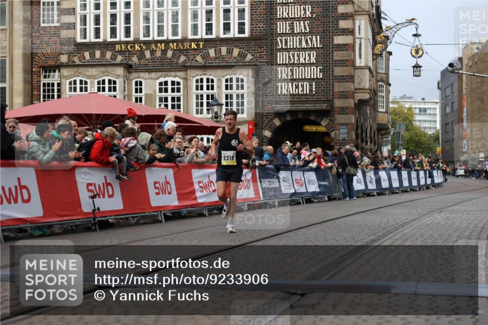 05.10.2025 - 20. swb-Marathon Bremen Yannick Fuchs http://msf.ph/oto/9233906 05.10.2025 10:34:43 Ziel 9319, 10718 meine-sportfotos.de